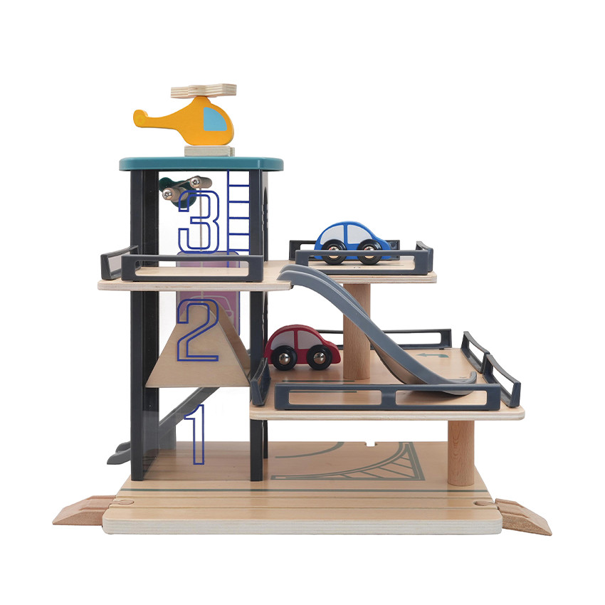 Garage publique en bois avec 3 véhicules 