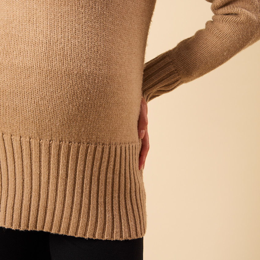 Pull en tricot avec boutons à strass pour femme 