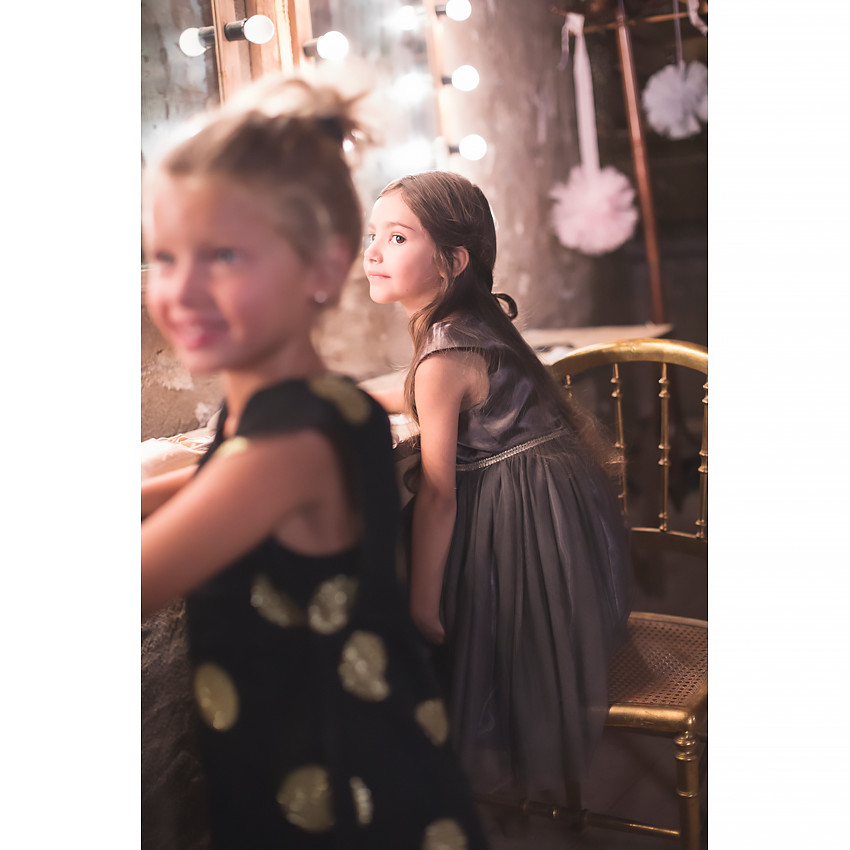 Robe de fête sans manches en tulle avec pois pailletés  