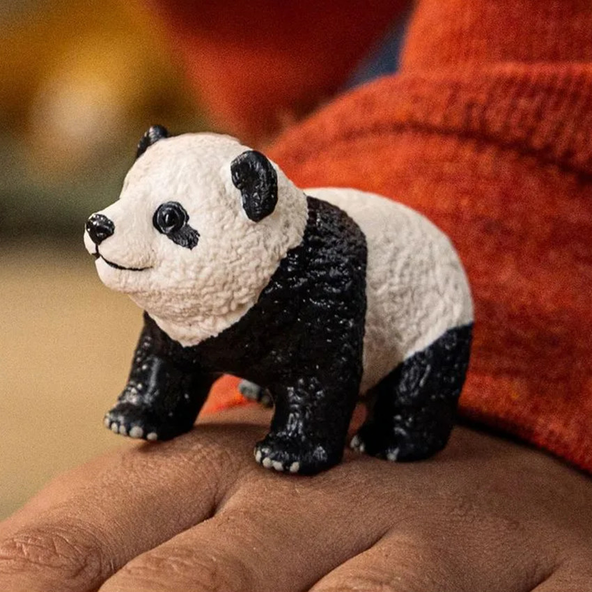 Figurine jeune panda géant  