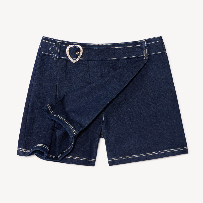 Jupe-short plissé en denim fille avec boucle cœur à strass 