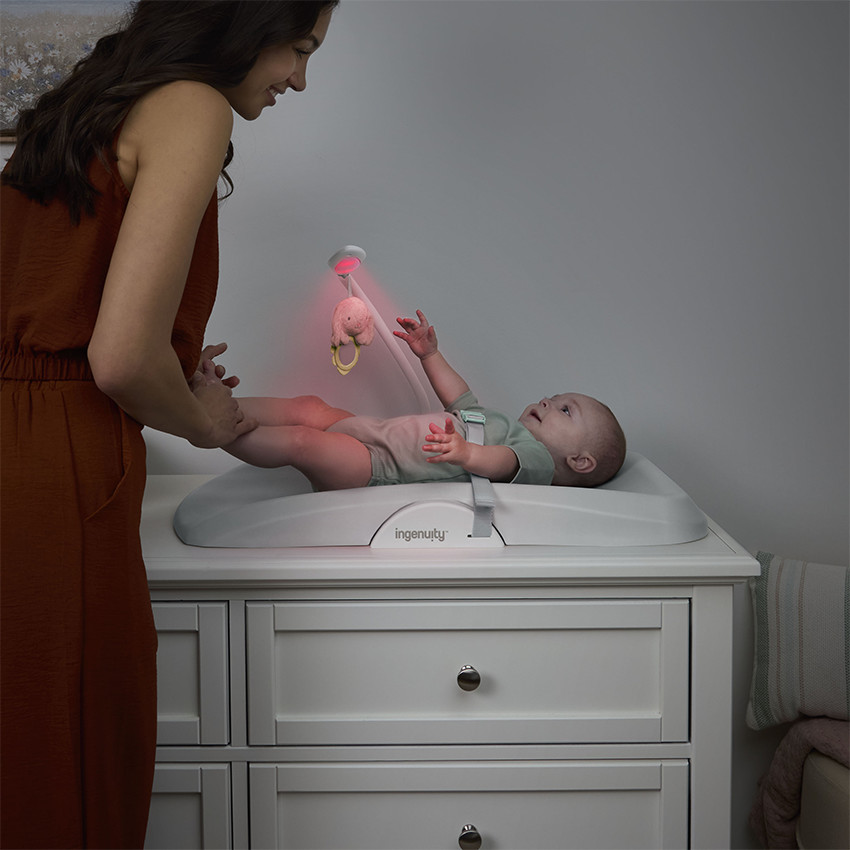 Matelas à langer jour et nuit avec barre lumineuse réglable  