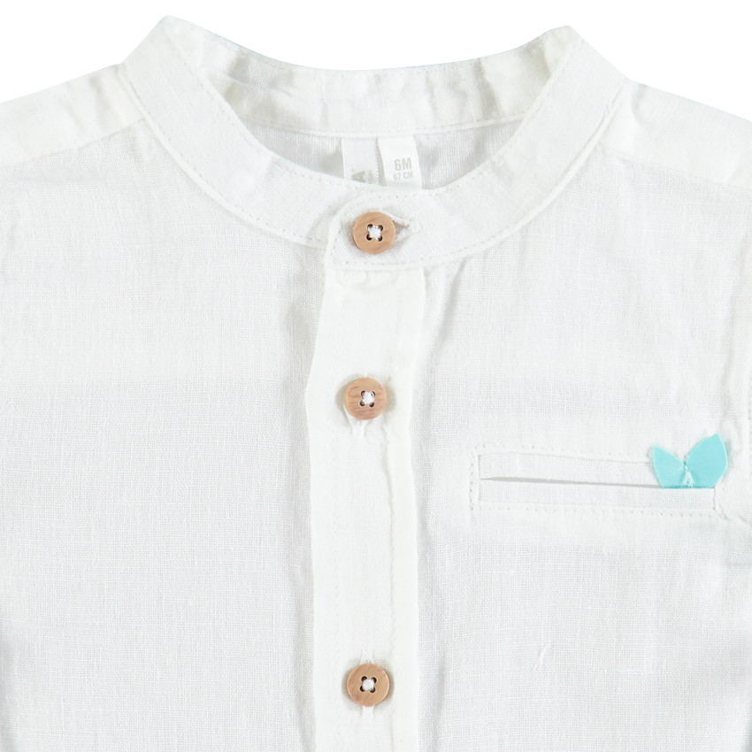 Ensemble avec salopette courte et chemise 