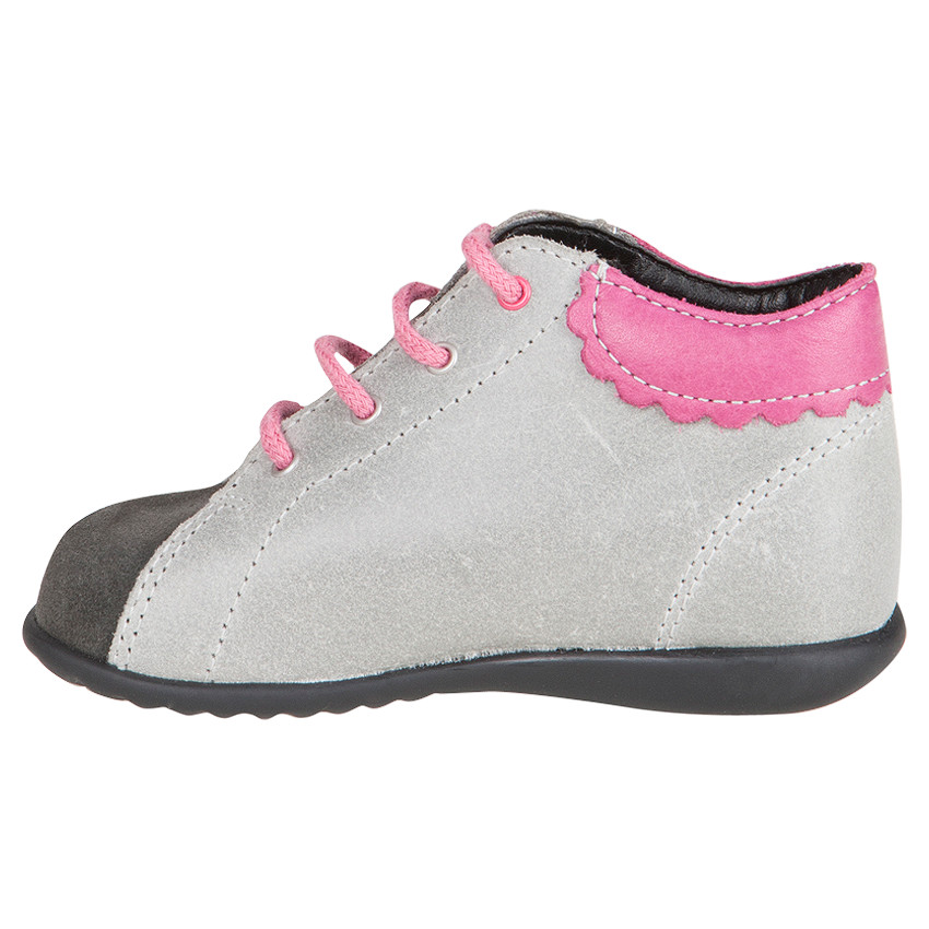 Bottillons en cuir à lacets roses fleur et noeud  