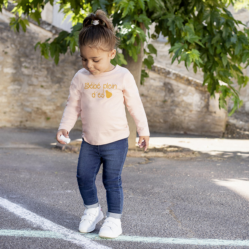 Jean effet délavé à poches arrières forme chat pour bébé fille 