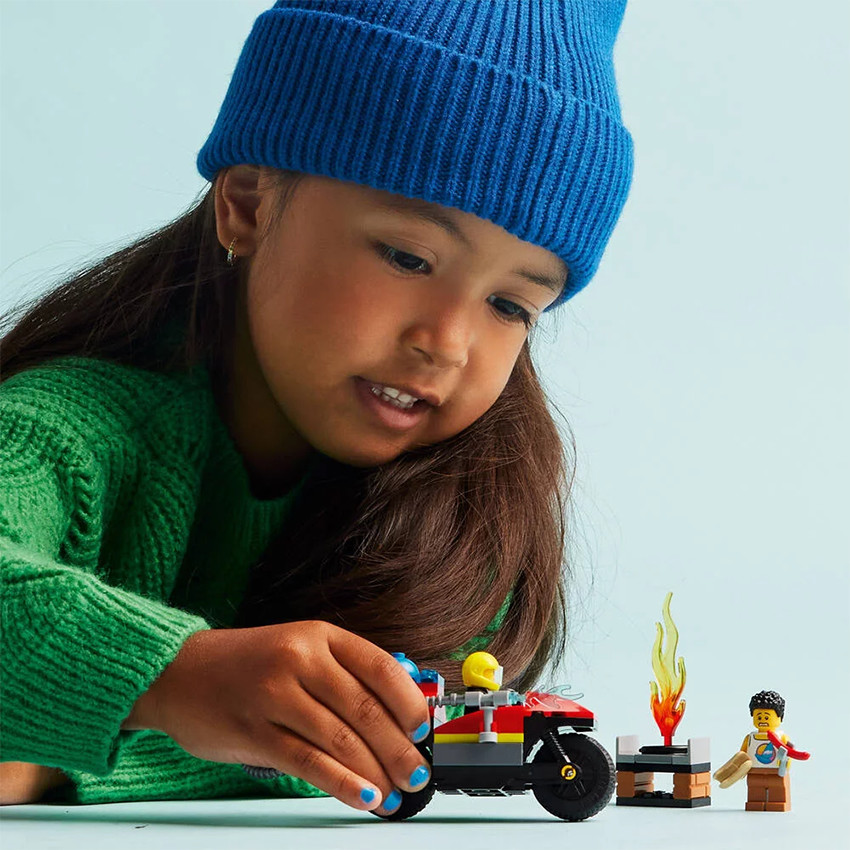 La moto d'intervention rapide des pompiers LEGO City 