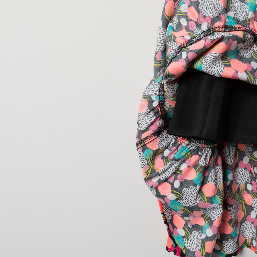 Robe longue pour fille imprimée ajourée sur les côtés 