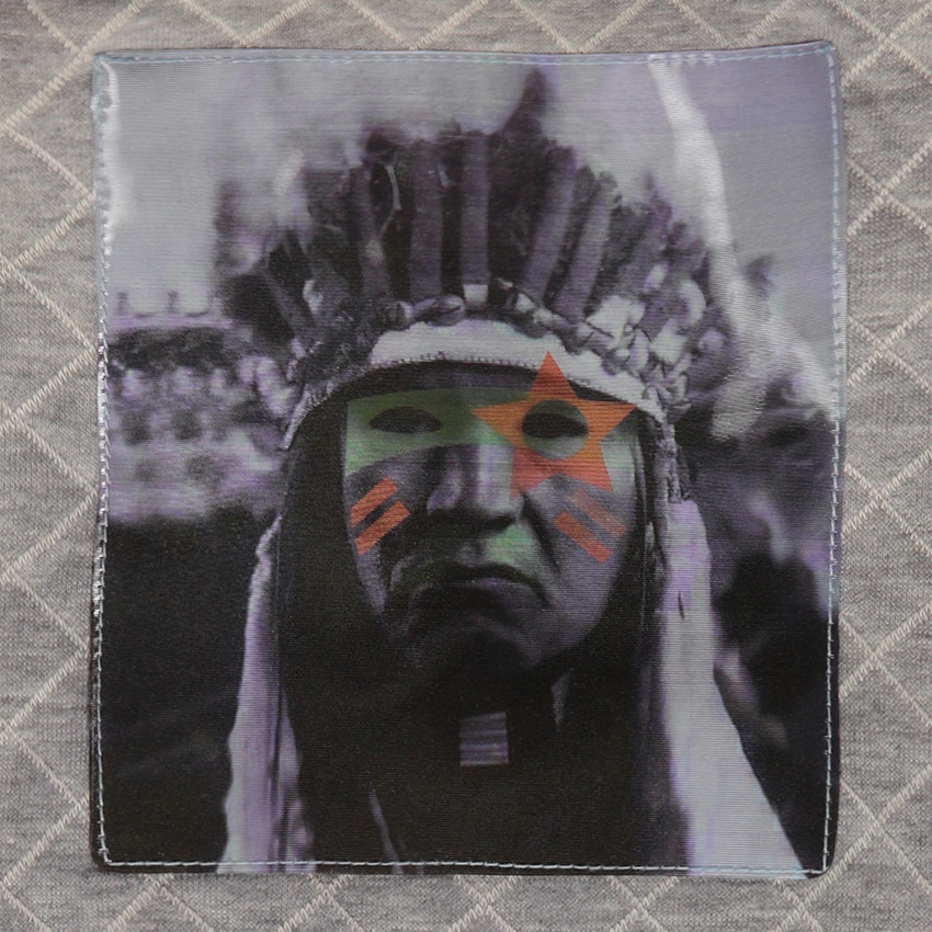 Sweat en molleton à croisillons avec patch indien hologramme 