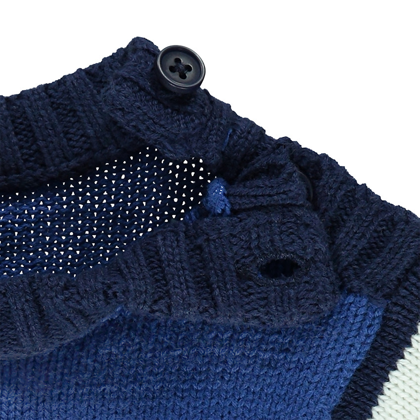 Pull en tricot avec fusée brodée 