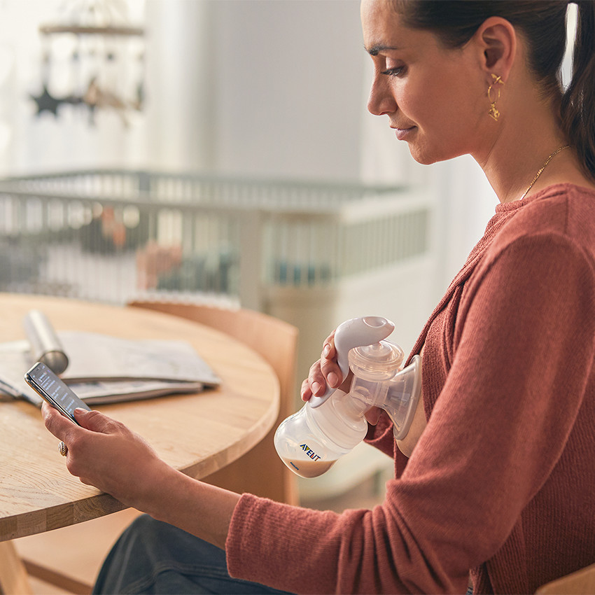 Tire-lait simple manuel avec technologie Natural Motion 