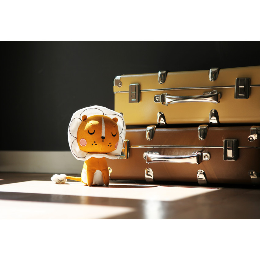 Peluche lion avec boîte cadeau 