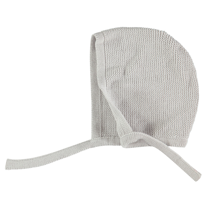 Bonnet en tricot avec liens à nouer 