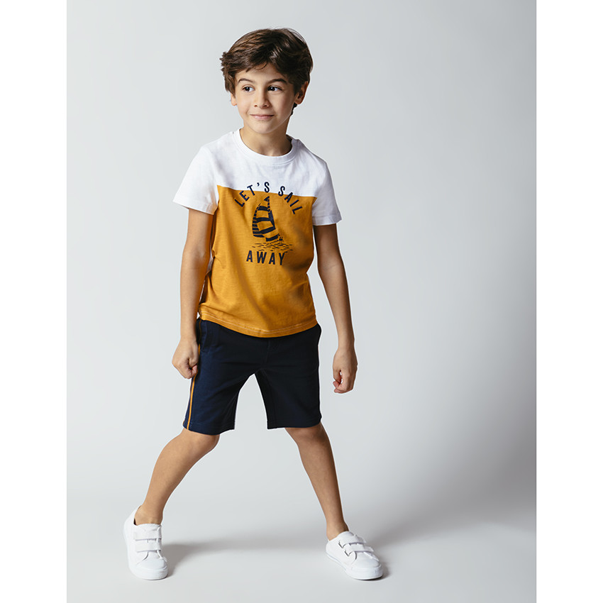 Ensemble avec t-shirt print bateau et bermuda 