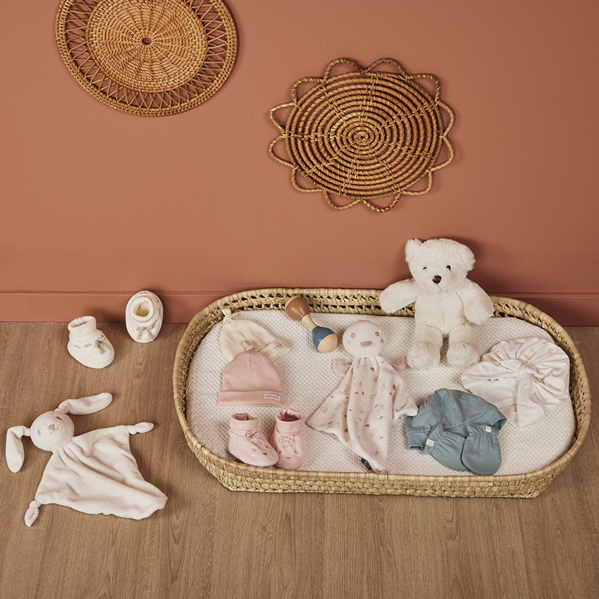 Chaussons naissance en tricot avec nœud pour bébé 