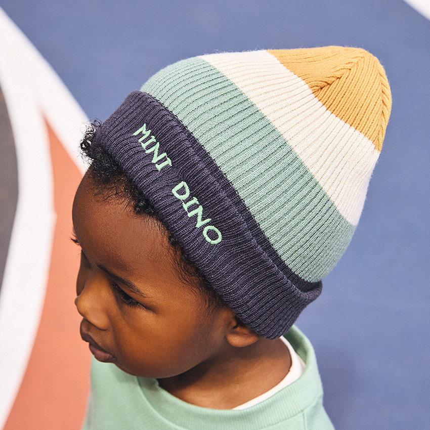 Bonnet en tricot avec écriture brodé pour bébé garçon  