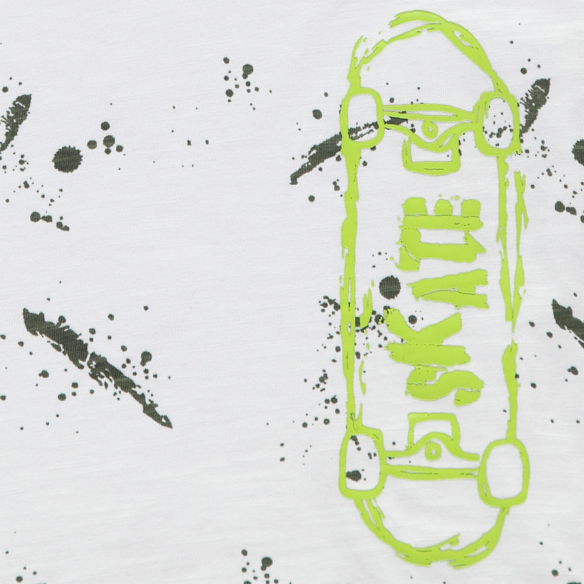 Tee-shirt manches courtes avec imprimé effet tâches et skate printé 