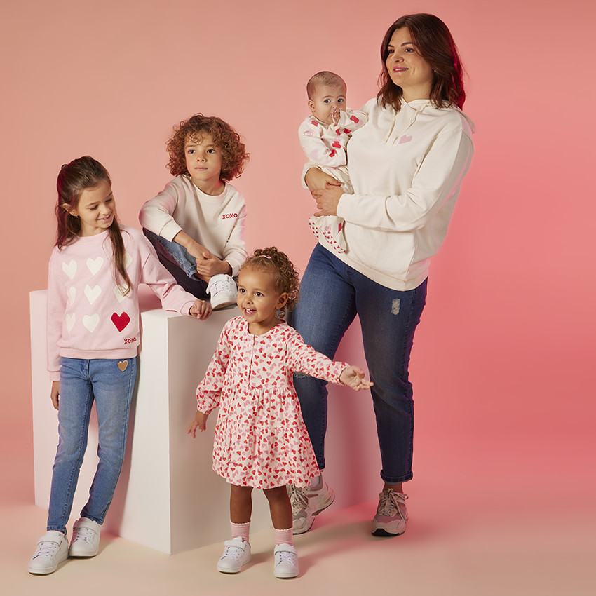 Sweat molleton oversize printé et brodé cœurs pour femme 