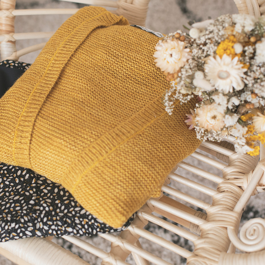 Gilet en maille couleur moutarde 