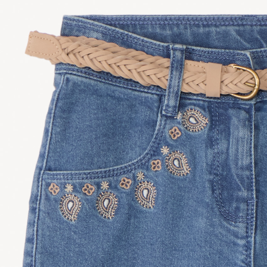 Jean large brodé avec ceinture tressée pour fille 