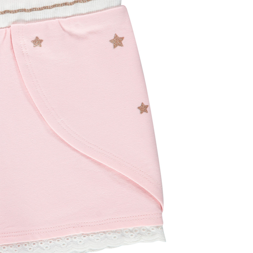 Ensemle avec top à rayures print cygne et short rose 