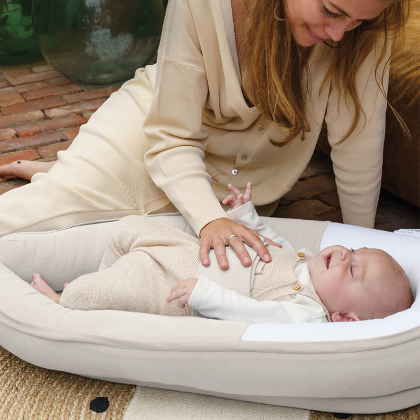Réducteur de lit bébé Doomoo Cocoon tetra sand - Beige (Babymoov) - Image 1