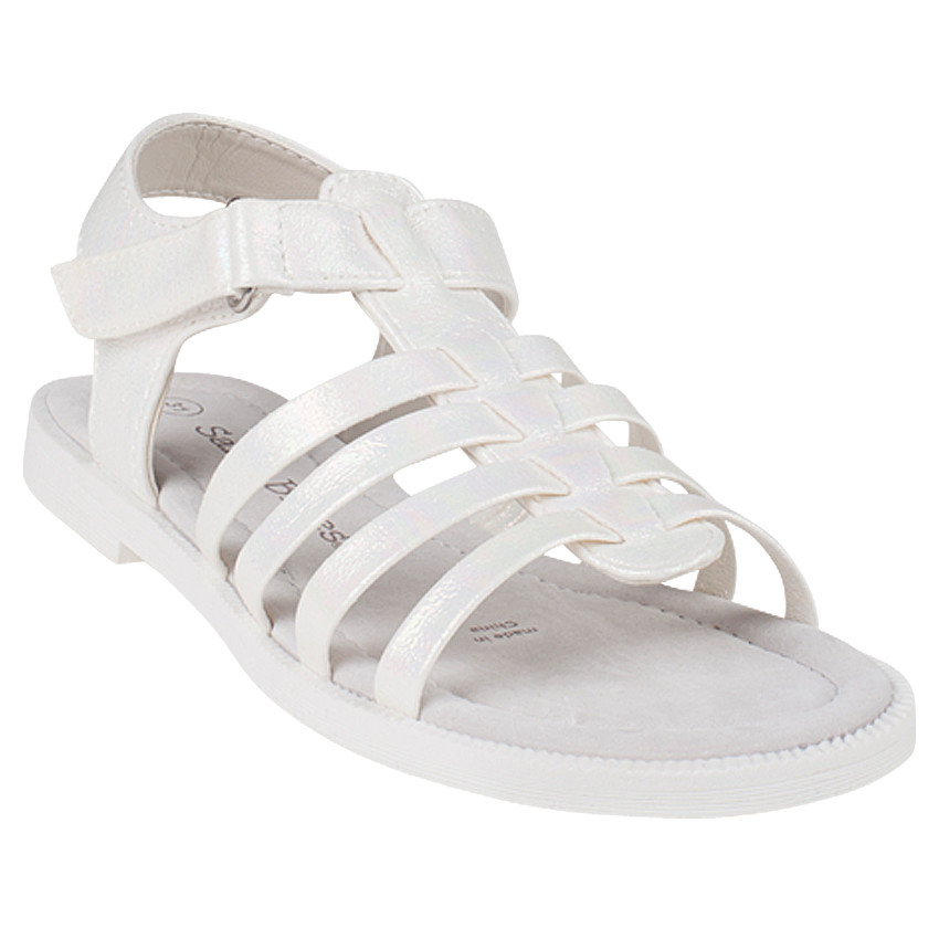Nu-pieds blancs effet nacré du 24 au 27 