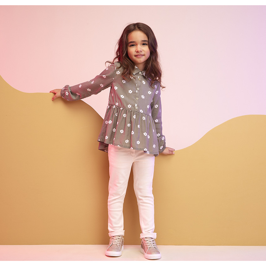 Jean slim uni en denim avec rivets décoratifs pour fille 