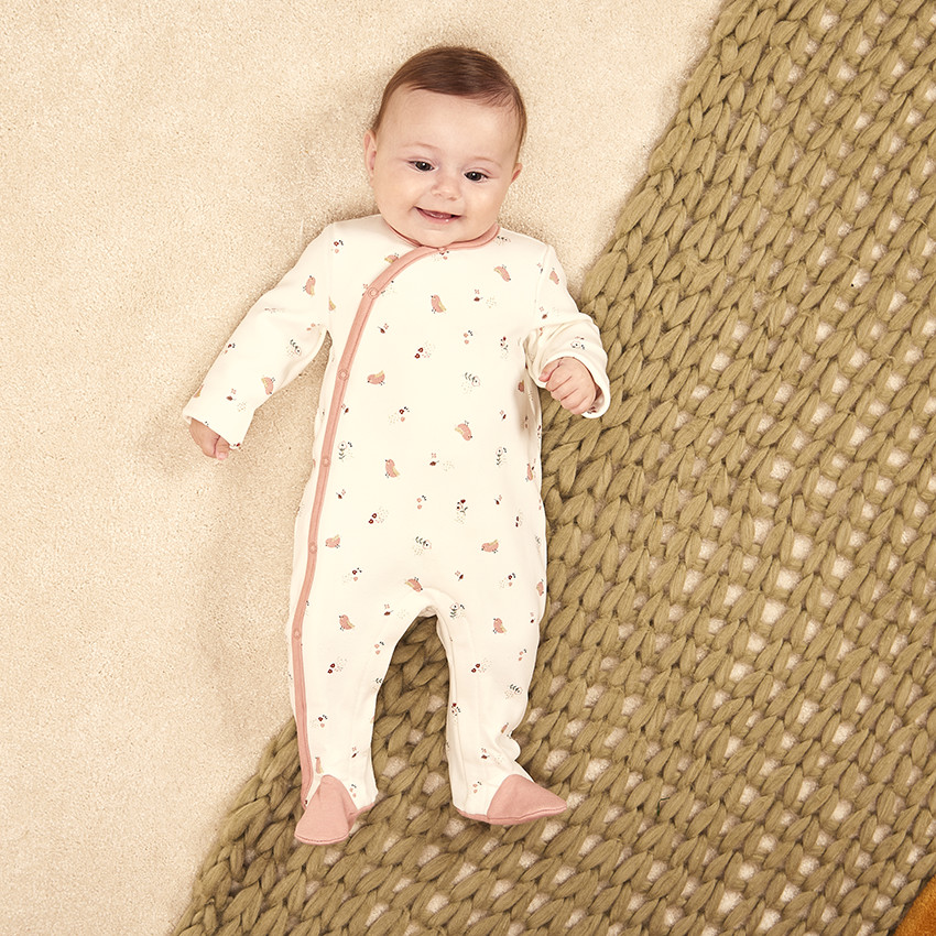 Dors-bien imprimé pour bébé fille avec ouvertures différentes selon l'âge 