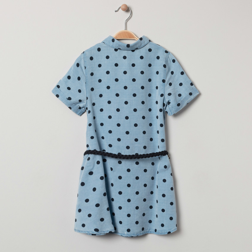 Robe chemise manches courtes à pois all-over et ceinture tressée 