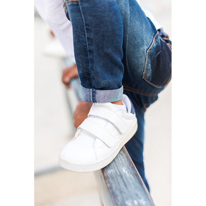 Baskets basses unies à scratchs 