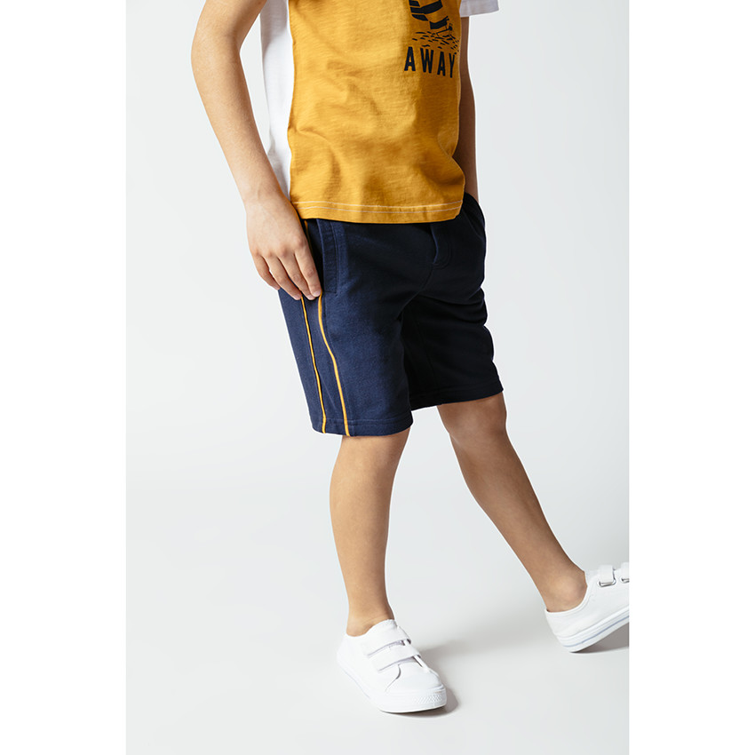 Ensemble avec t-shirt print bateau et bermuda 