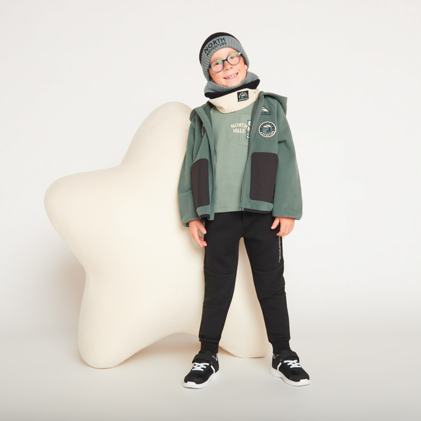 Gilet en polaire contrecollé et capuche + broderie pour garçon  