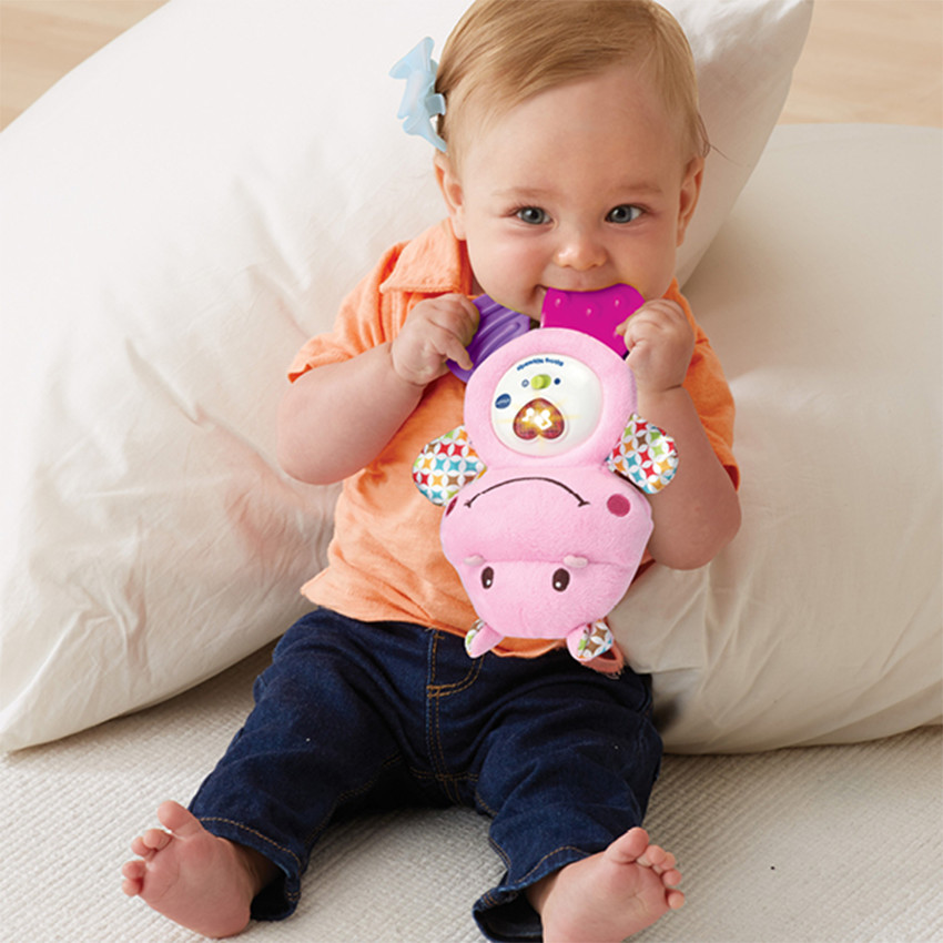 Peluche Croc'Hippo - Rose Main Peluche Croc'Hippo - Rose