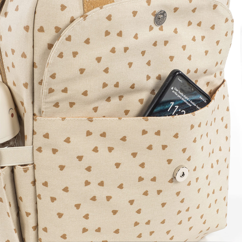 Sac à dos à langer imprimé cœurs Poppy + tapis cannelle 