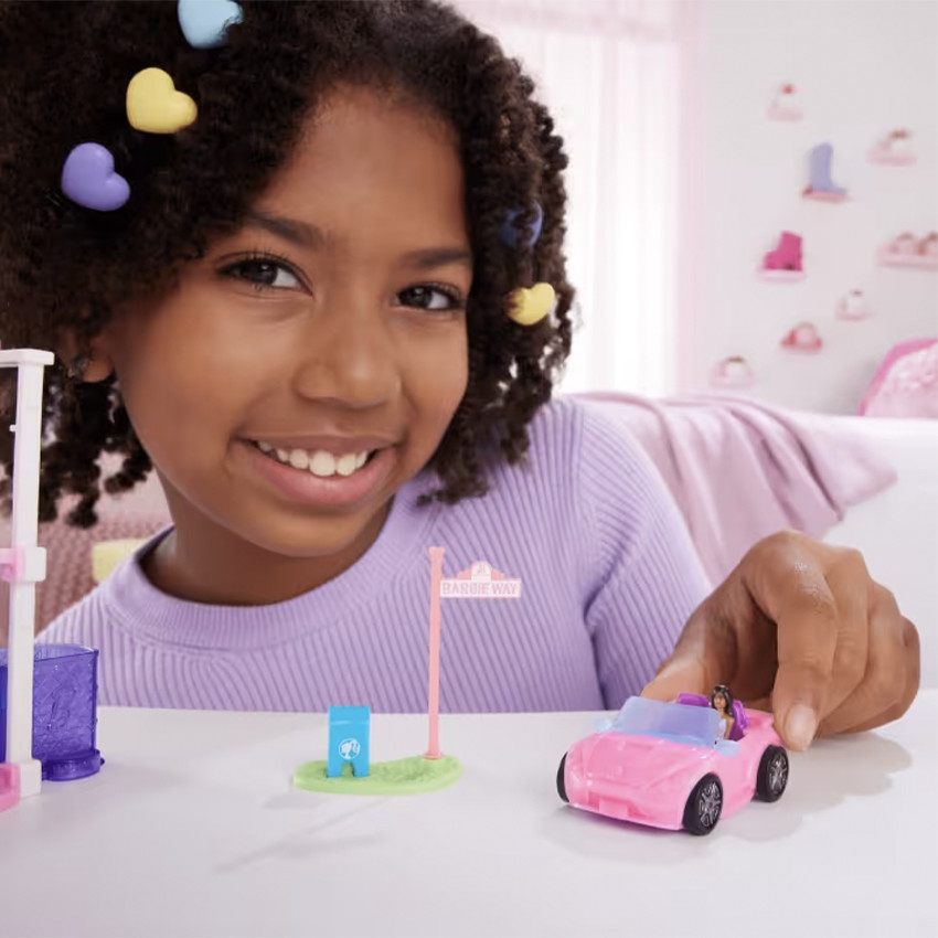 Mini voiture décapotable color change Mini-Barbieland avec figurine
