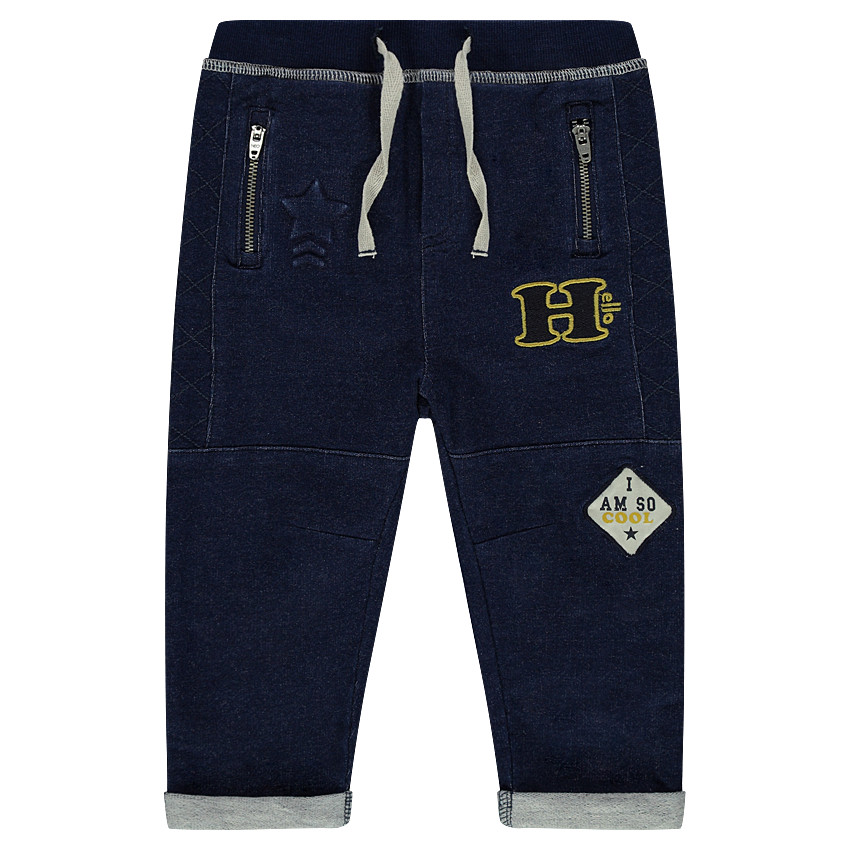 Pantalon en molleton effet jeans avec badges  