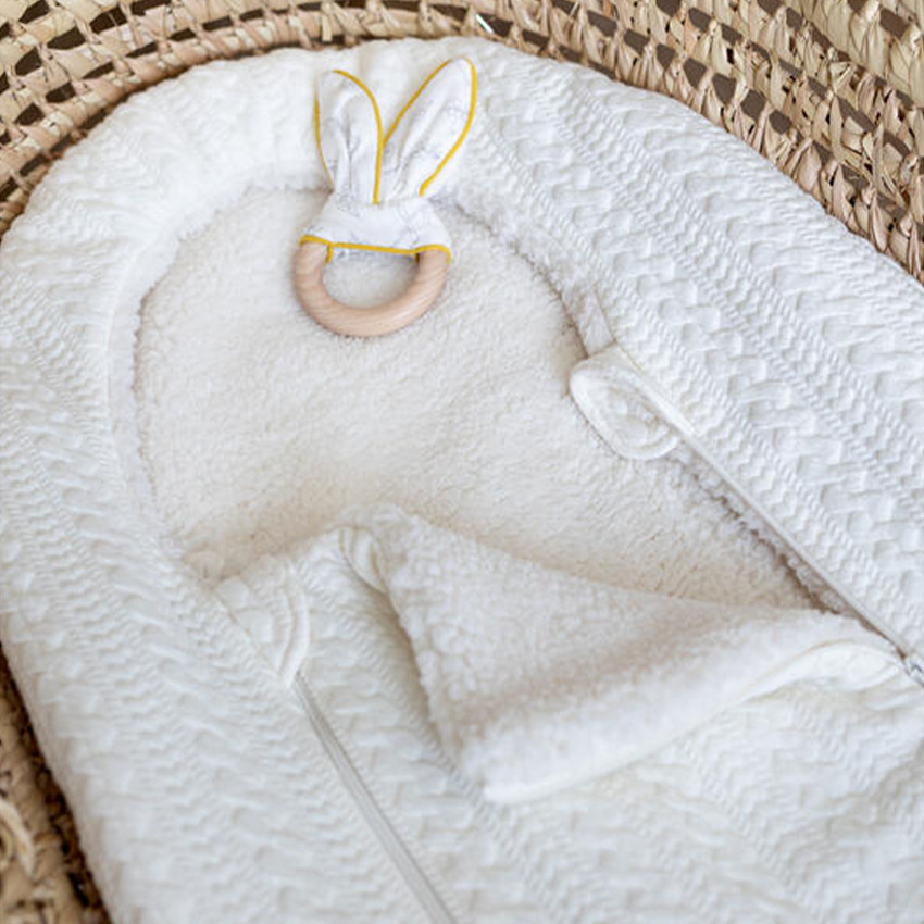 Nid d'ange aspect tricot et doublé sherpa 80 cm Boubou 