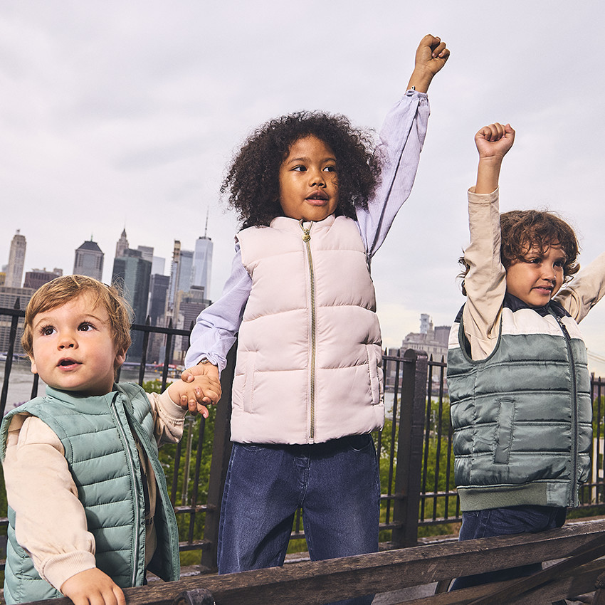 Doudoune sans manches en toile matte pour fille