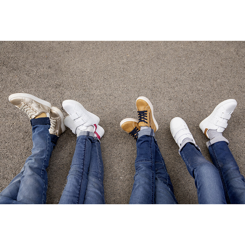 Baskets basses effet cuir à lacets et zip 