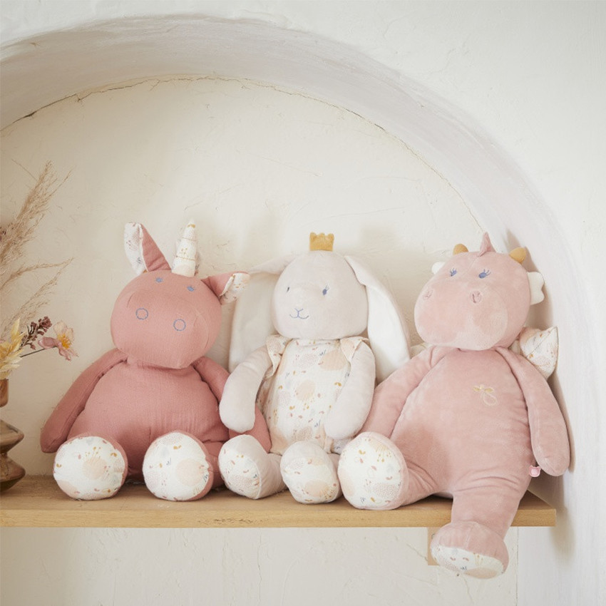 Peluche medium Joy en veloudoux - Lina & Joy Main Peluche medium Joy en veloudoux - Lina & Joy
