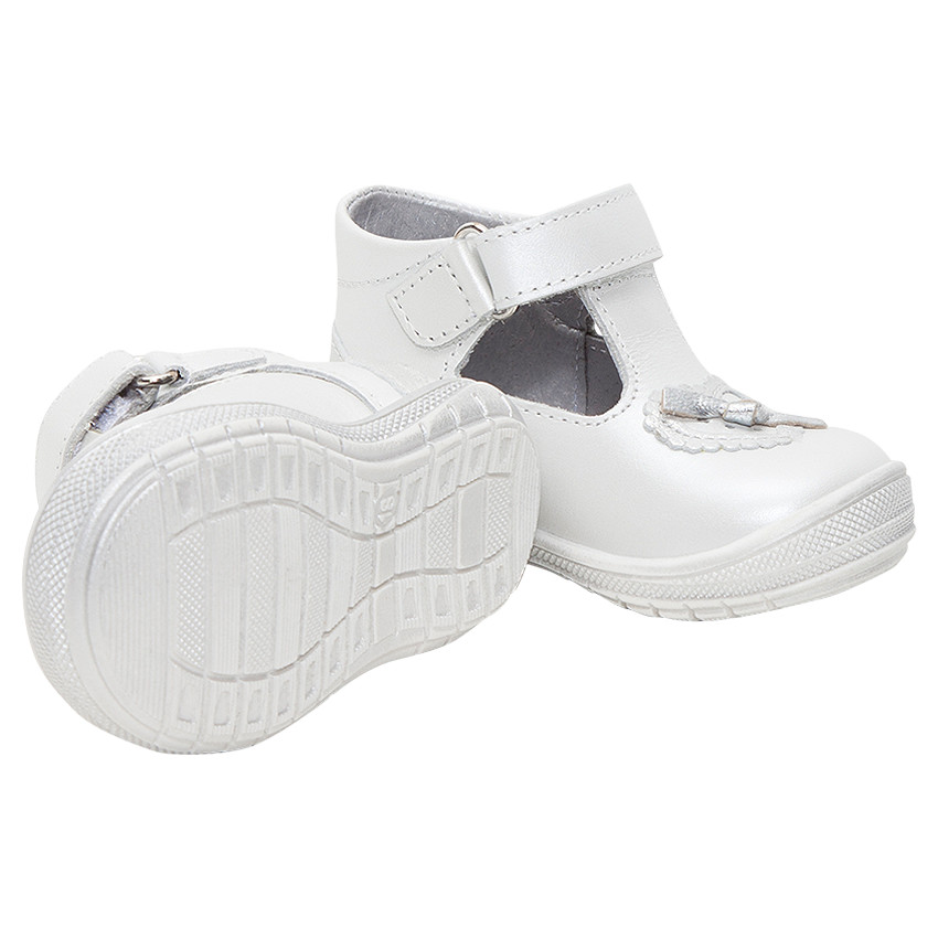 Salomés en cuir nacré avec coeur brodé  