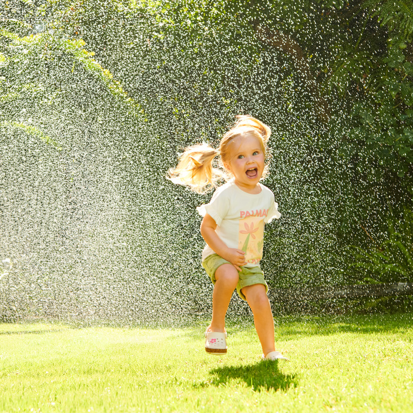 Ensemble 2 pièces t-shirt + short motifs palmiers pour bébé fille 