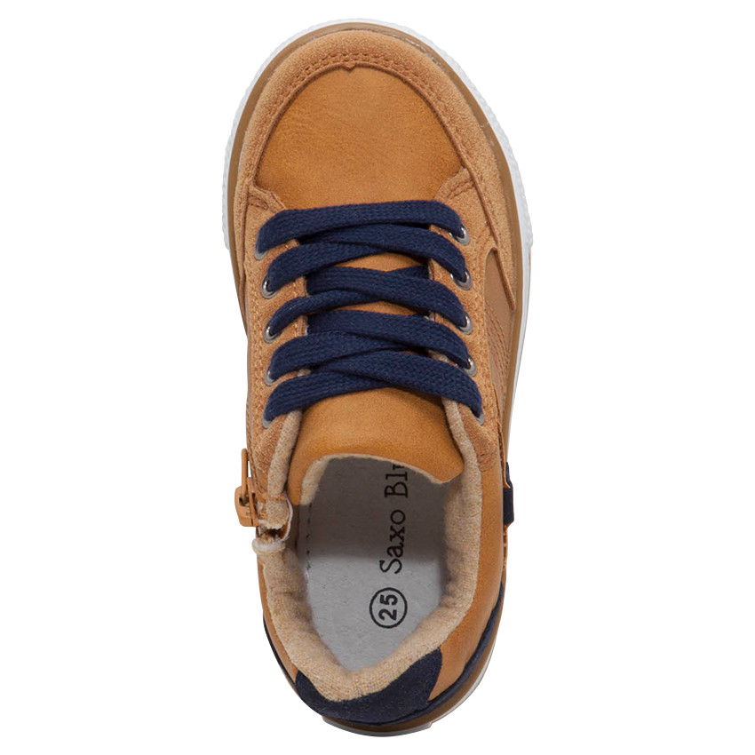 Baskets basses effet cuir suédé avec touches de bleu marine 