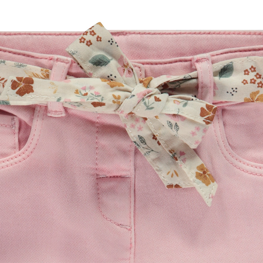 Jean droit avec ceinture foulard imprimée pour bébé fille 