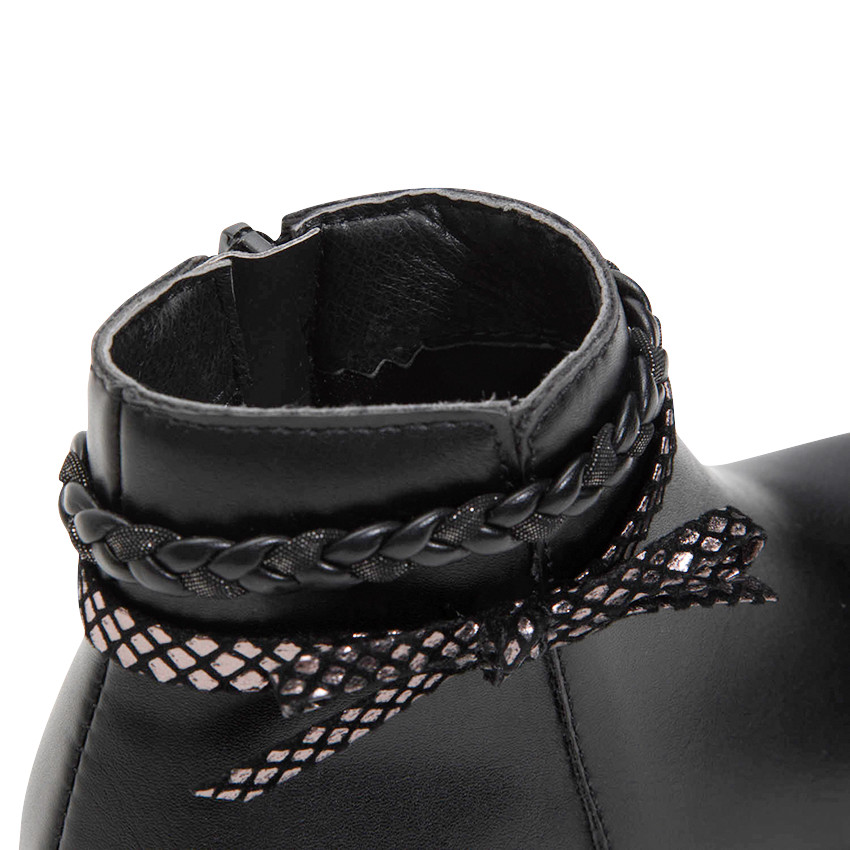 Bottines noires effet cuir avec tresse et noeud à la cheville