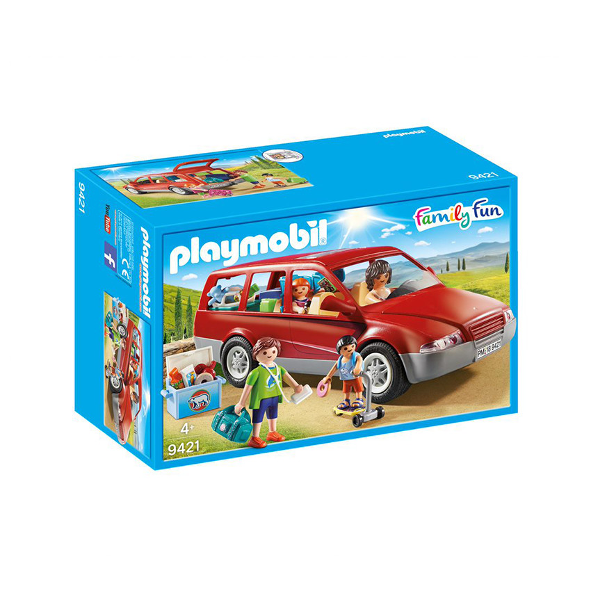 Famille avec Voiture  