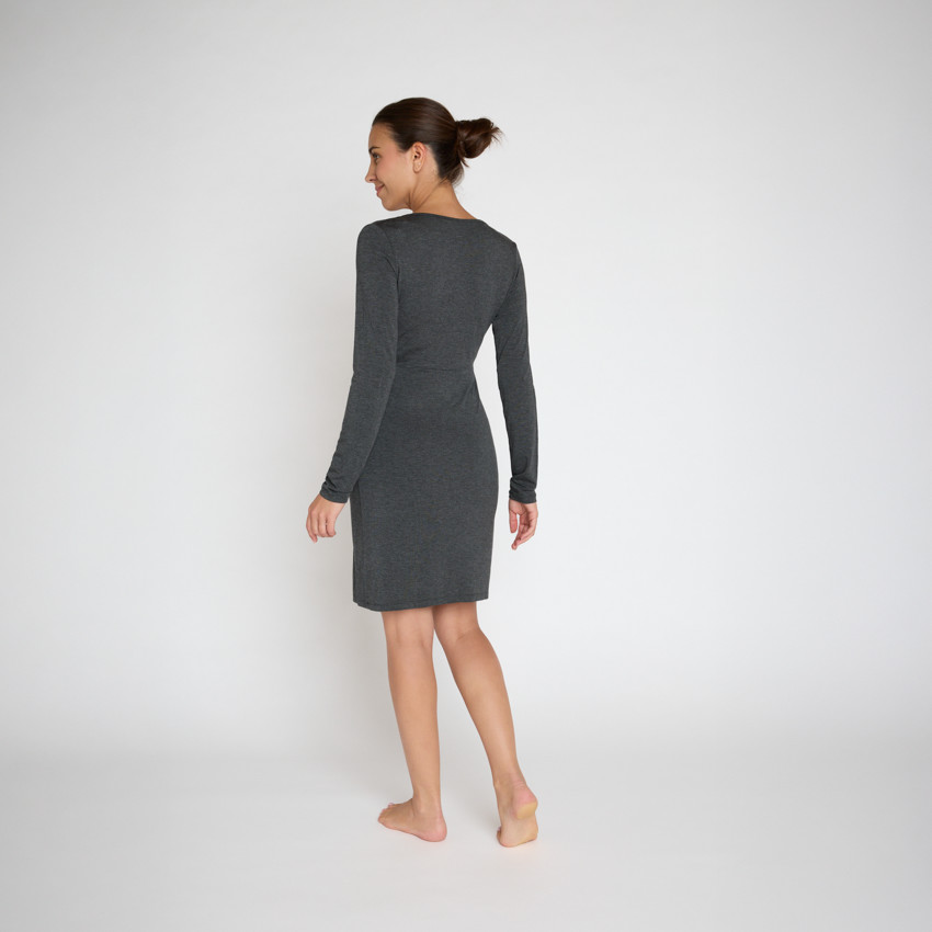 Chemise de nuit de grossesse et d'allaitement brodée 