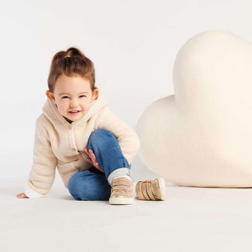 Veste à capuche en tricot avec broderie coeur pour bébé fille 