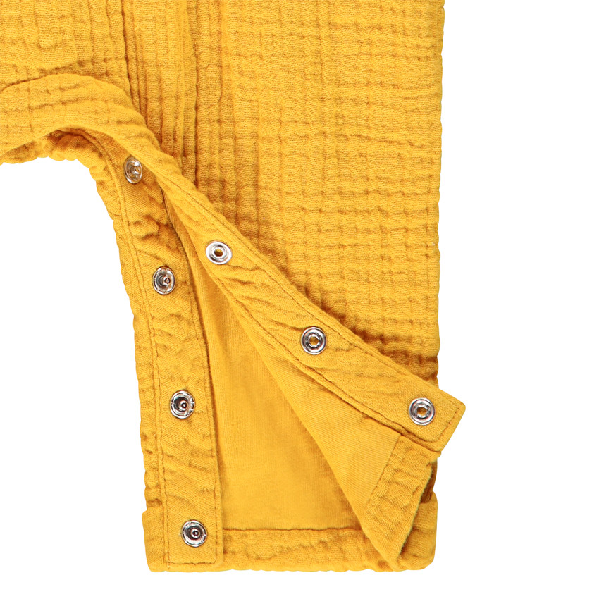 Ensemble avec t-shirt imprimé et salopette pour bébé fille 