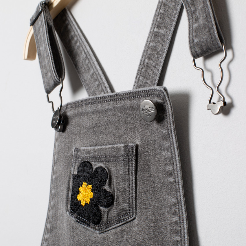 Salopette effet used à fleurs brodées pour enfant fille 